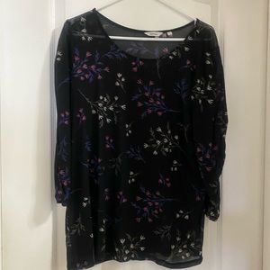 Pretty 2x Reitmans top with sheer sleeves